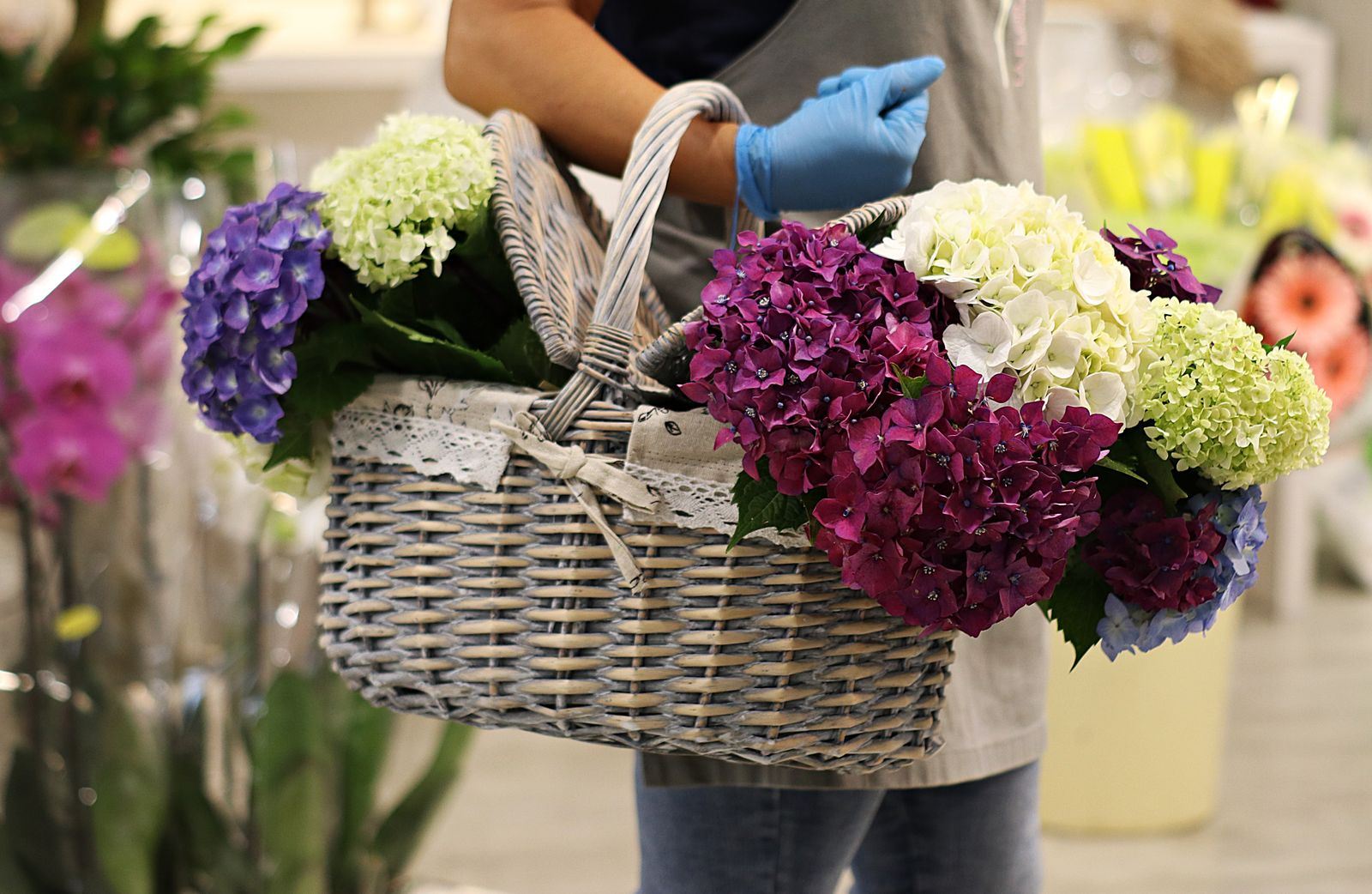 Living luminos amenajat de Atelier Floral Petale & Har